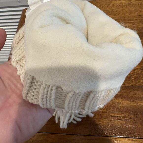 Lot of 2 Beanies babyGap Hat Fitted Girls XS/S Ivory Cable Knit Pom Fleece Lined - Picture 8 of 9